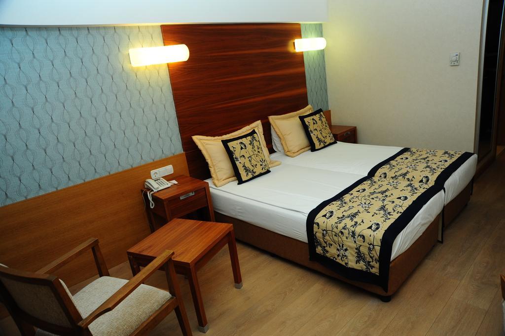 Trendy Side Beach Hotel (Adults Only) Номер фото